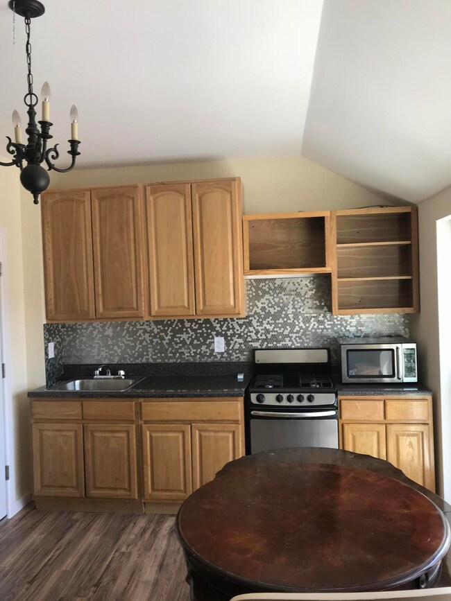 638 Bay St unit 3a, Staten Island, NY 10304 - photo 3