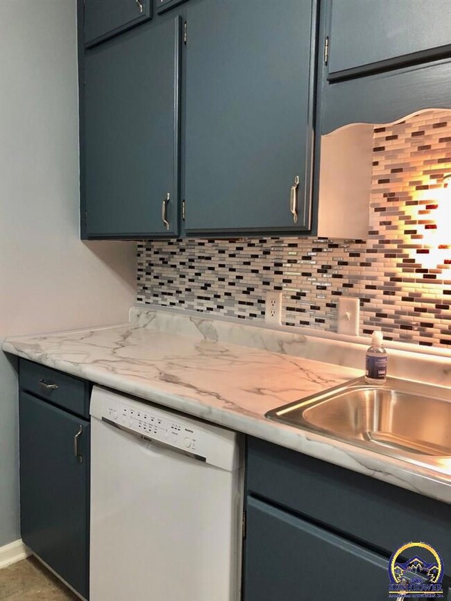 2015 SW Randolph Ave, Topeka, KS 66604 - photo 6