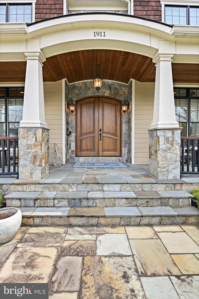 1911 Barbee St, McLean, VA 22101 - photo 7