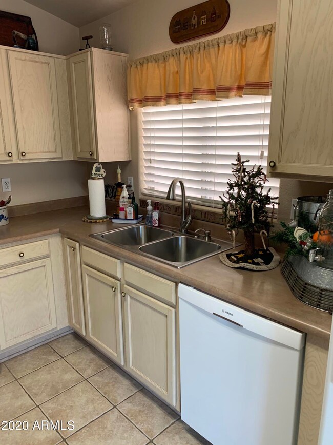 12811WhiteAppliances