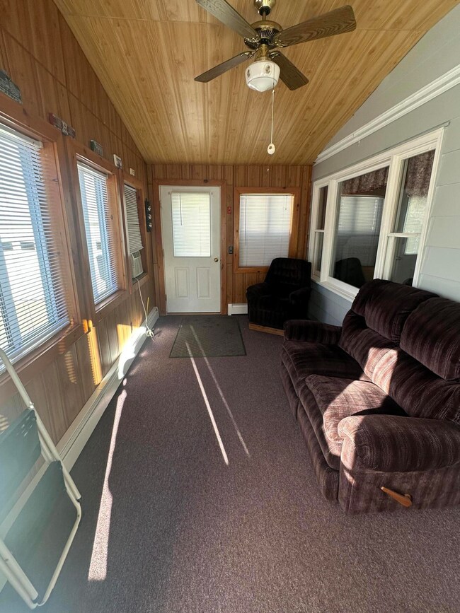 155 Cedar St, Millinocket, ME 04462 - photo 5