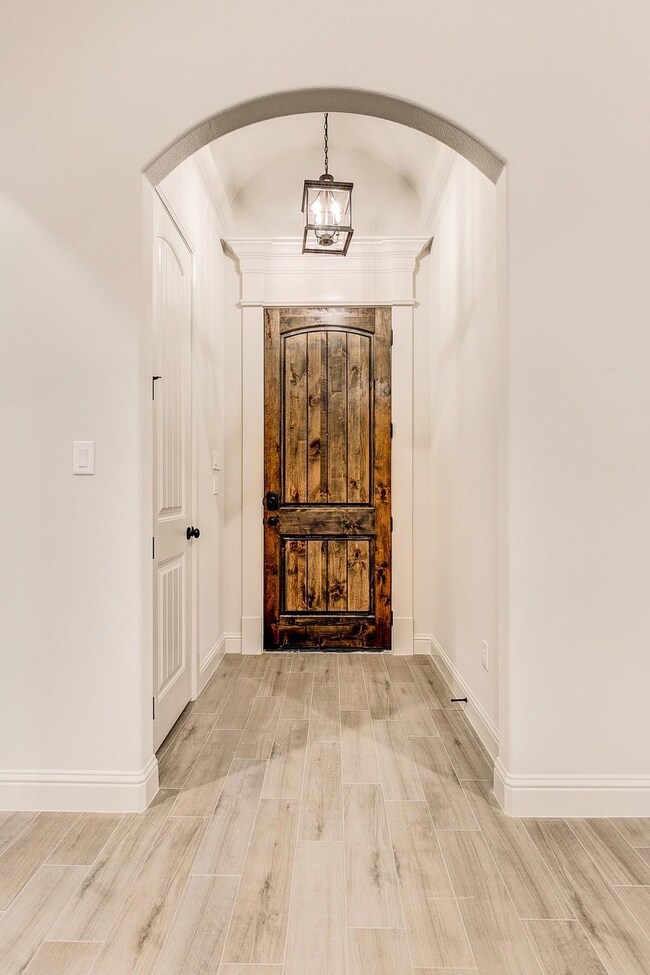 214 Jacinth Ln, Granbury, TX 76049 - photo 4