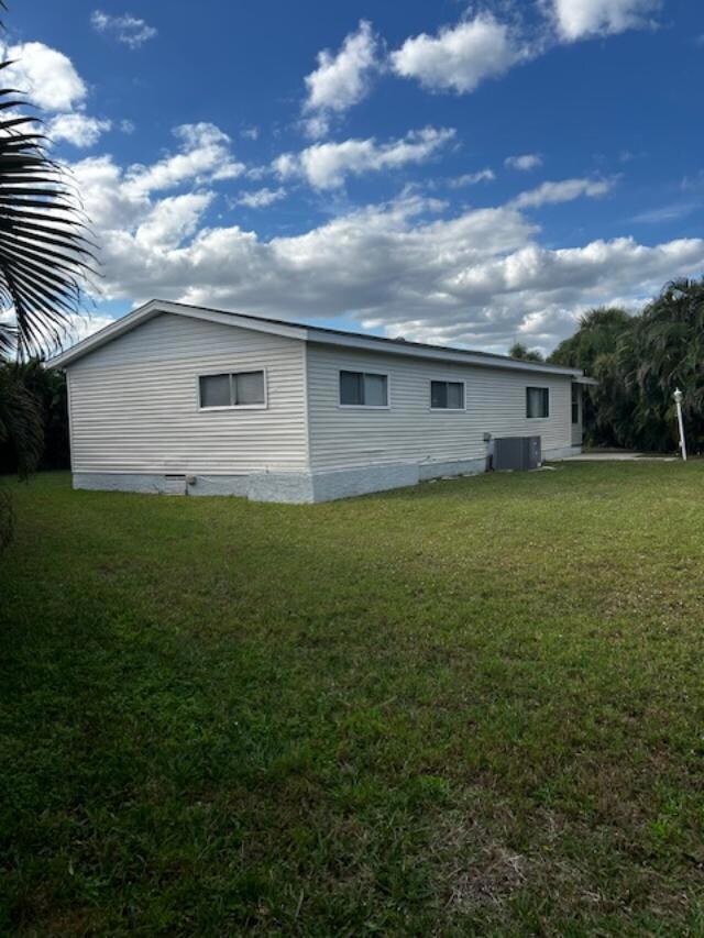 877 Pecan Cir, Sebastian, FL 32976 - photo 2