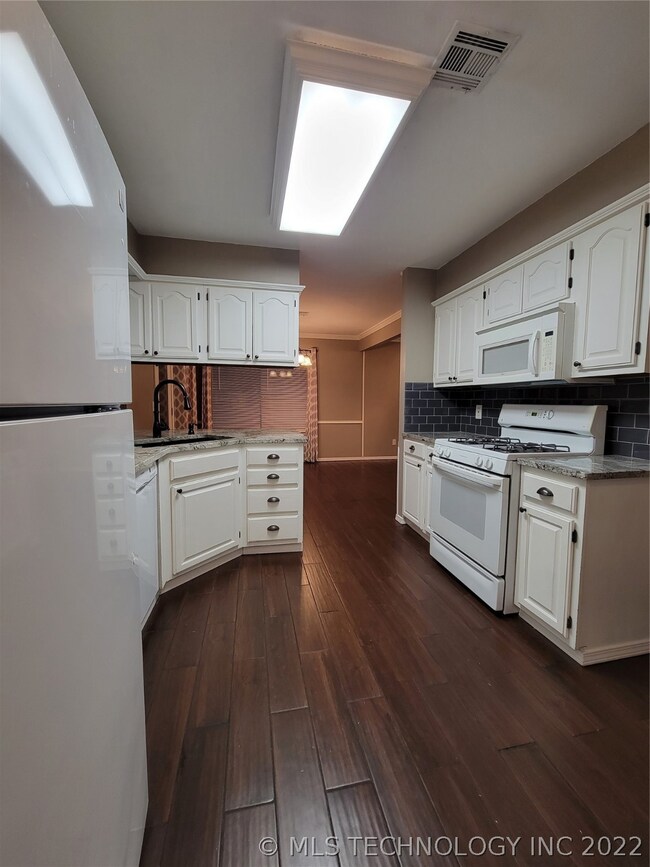 1816 W Hot Springs St, Broken Arrow, OK 74011 - photo 6