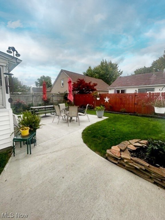 757 Dunny Ave, Sheffield Lake, OH 44054 - photo 4