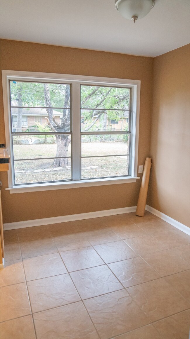 10222 Royal Oaks Dr, Houston, TX 77016 - photo 5