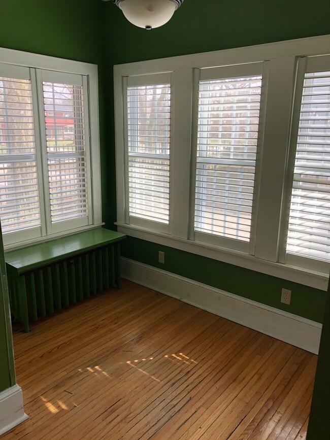 1204 Garfield Ave, Aurora, IL 60506 - photo 7