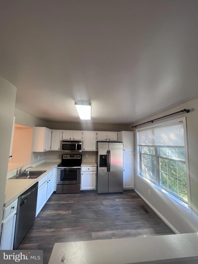 7419 Courtland Cir, Manassas, VA 20111 - photo 6