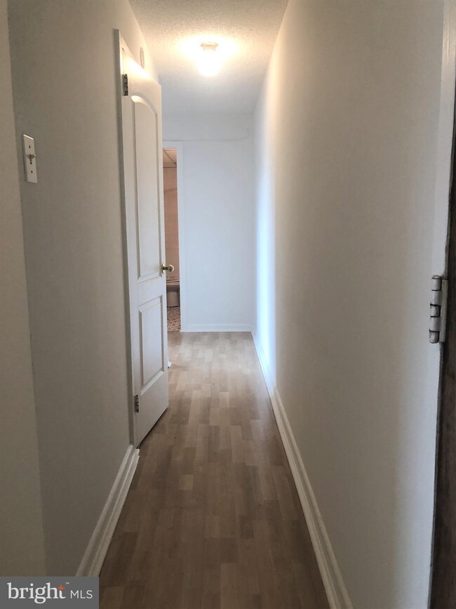 Radnor House unit 813, Bryn Mawr, PA 19010 - photo 5