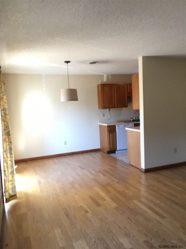 1702 Cambridge Manor Dr, Schenectady, NY 12302 - photo 6