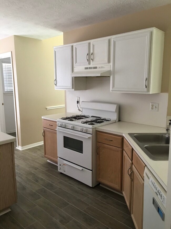 8307 Summertree Dr, Houston, TX 77040 - photo 7