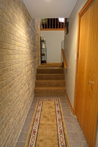 9 Cliffside Circle Dr, Willow Springs, IL 60480 - photo 4