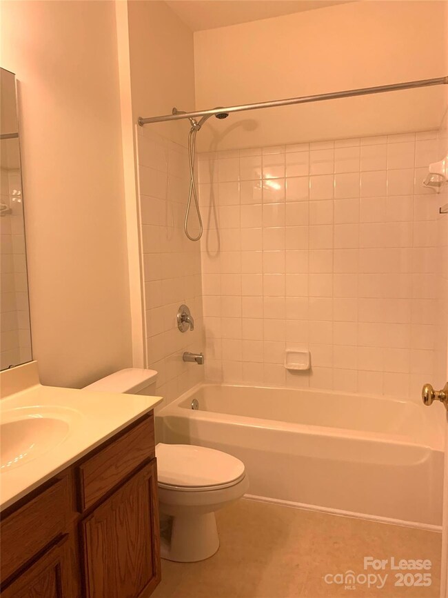 10648 Hill Point Ct unit 10648, Charlotte, NC 28262 - photo 5