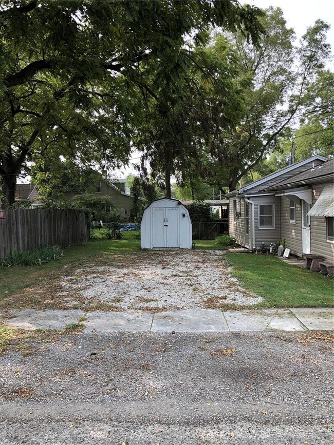 105 W High St, Freeburg, IL 62243 - photo 4