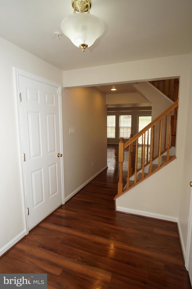 7053 Oak Grove Way, Elkridge, MD 21075 - photo 2