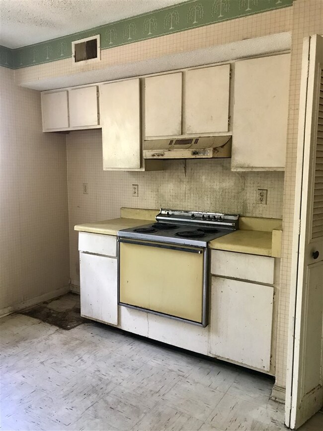 5251 Flowering Peach Dr unit L1, Memphis, TN 38115 - photo 3