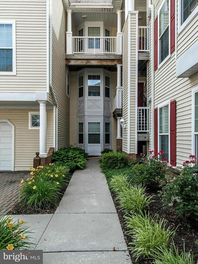 5006 Hollington Dr unit 302, Owings Mills, MD 21117 - photo 2
