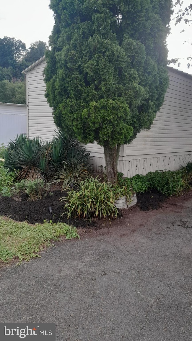 14 Red Cliff Village Ln, Upper Black Eddy, PA 18972 - photo 3