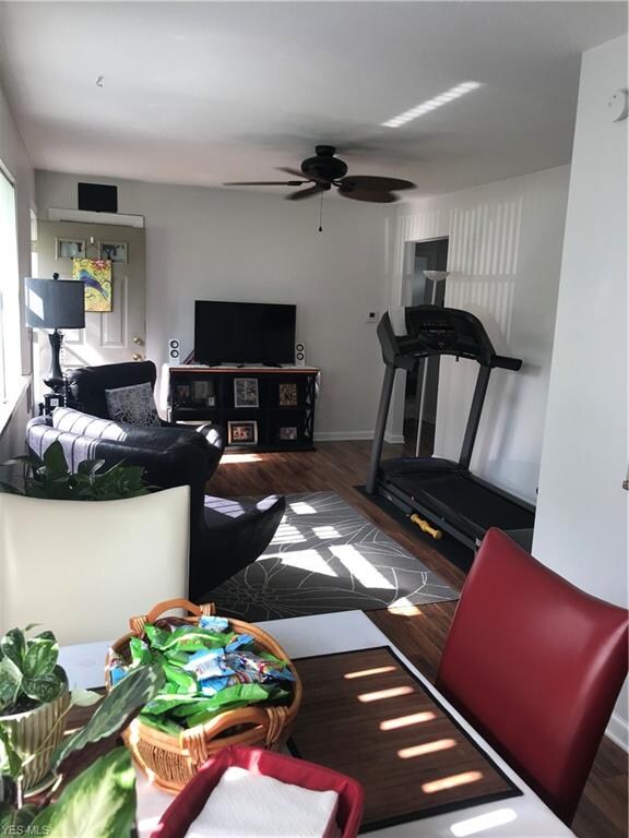 337 Thelma Dr, Sheffield Lake, OH 44054 - photo 4