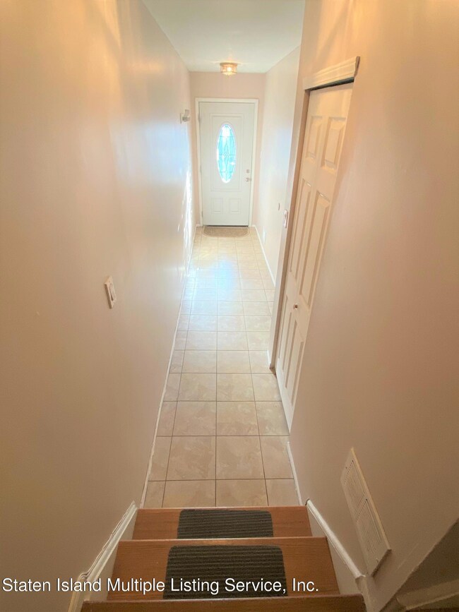 27 Pembrook Loop, Staten Island, NY 10309 - photo 2