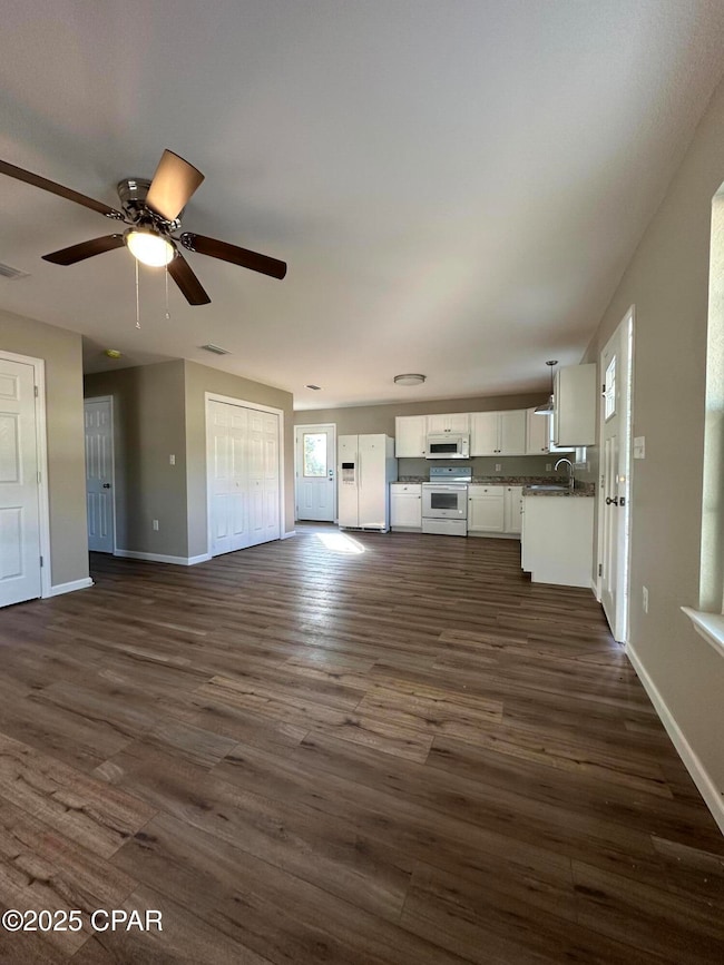 6630 Grande Oak Loop, Grand Ridge, FL 32442 - photo 2