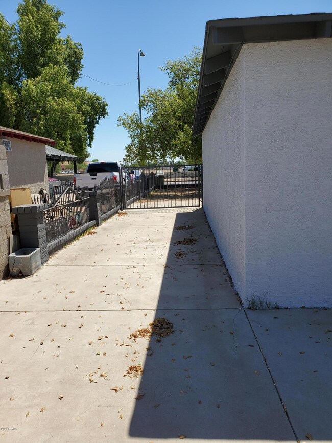 4126 N 47th Ave, Phoenix, AZ 85031 - photo 6