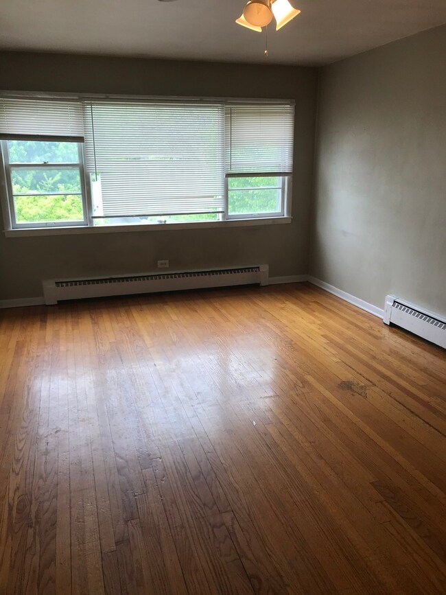 1617 11th St, Waukegan, IL 60085 - photo 2