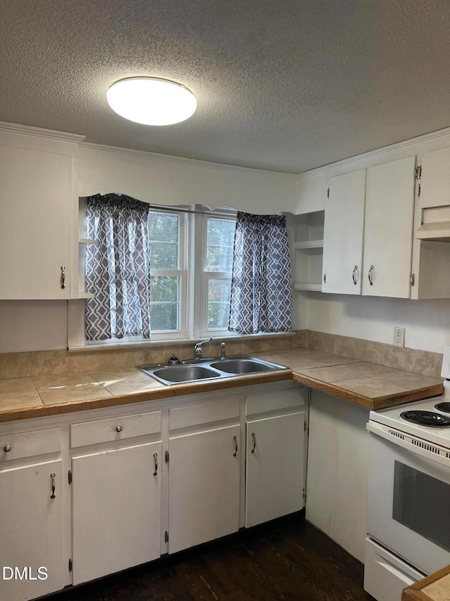 411 W J St, Erwin, NC 28339 - photo 7