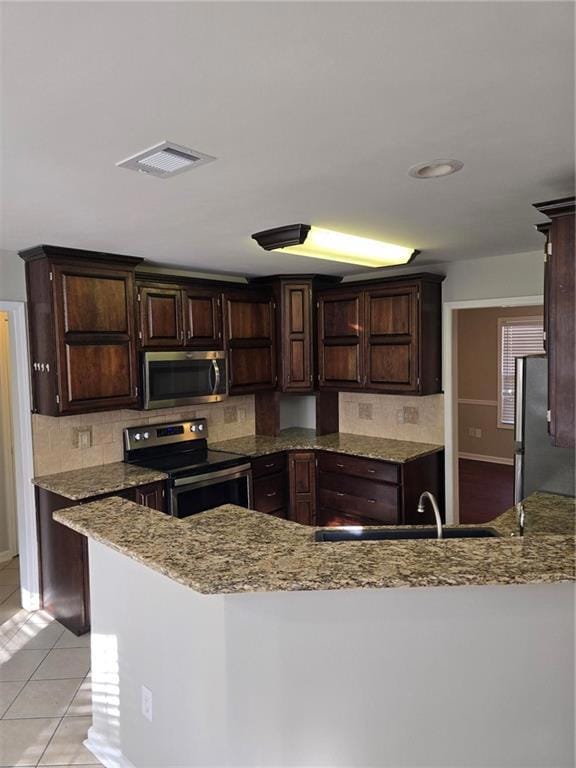 585 Chapel Walk Ln, Lawrenceville, GA 30045 - photo 5