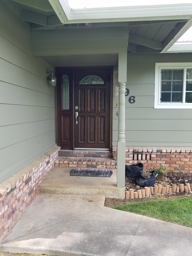 196 Kilborn Dr, Grants Pass, OR 97526 - photo 3