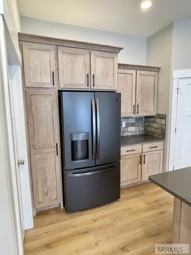 2834 S von Elm Dr, Blackfoot, ID 83221 - photo 6