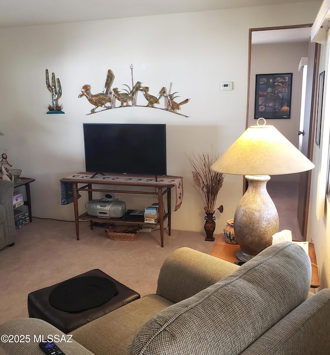 20250309RocCirLivingroom3