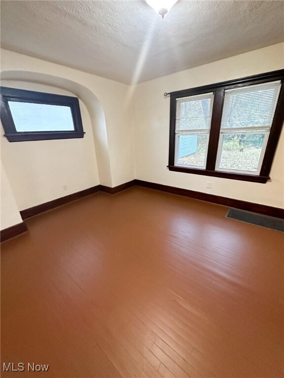 612 Hallie Ave, Akron, OH 44305 - photo 7