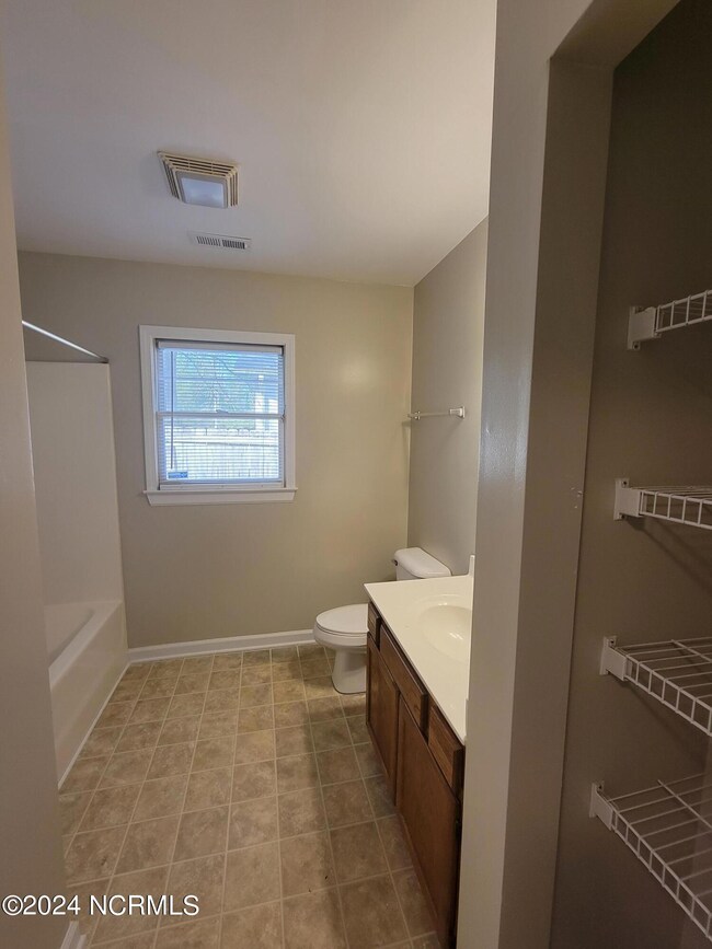 155 Lakewood Dr unit A, Jacksonville, NC 28546 - photo 5