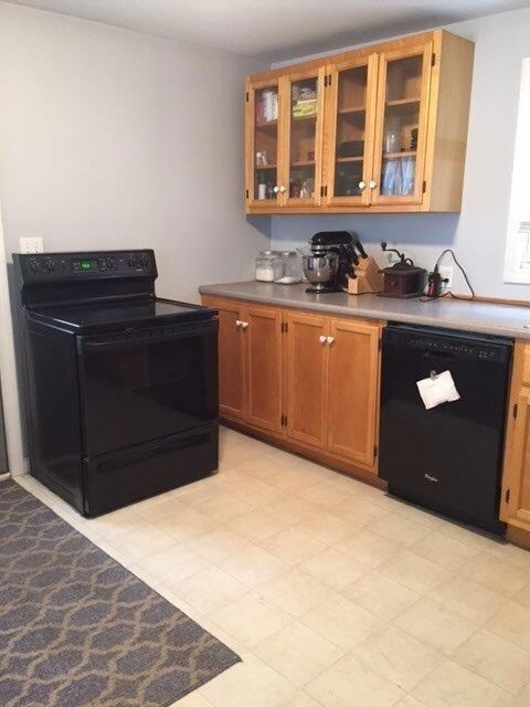 46 Oak St, Springvale, ME 04083 - photo 2