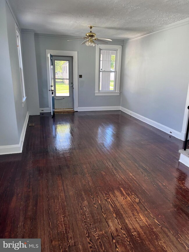 5218 Catalpha Rd, Baltimore, MD 21214 - photo 3