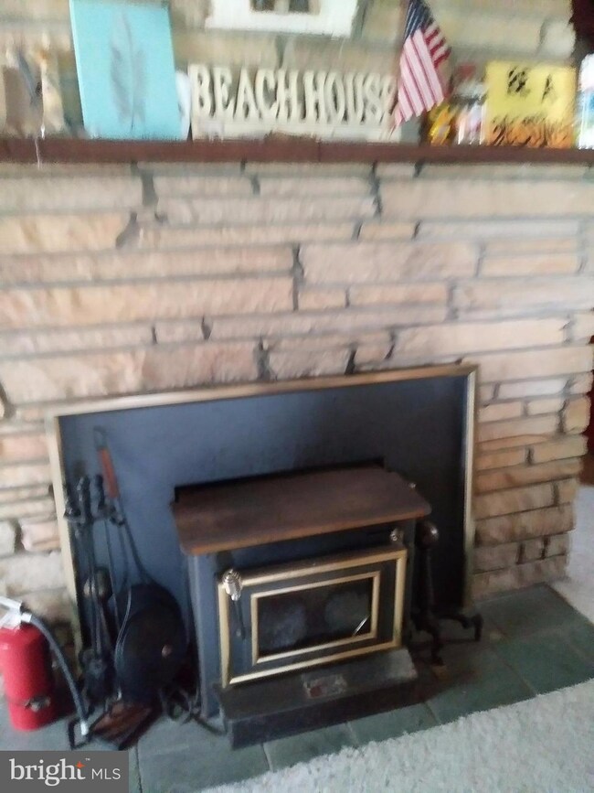 442 Shore Dr, Colonial Beach, VA 22443 - photo 7