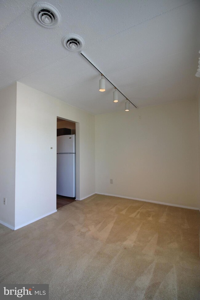 2630 Wagon Dr unit 1C, Alexandria, VA 22303 - photo 7