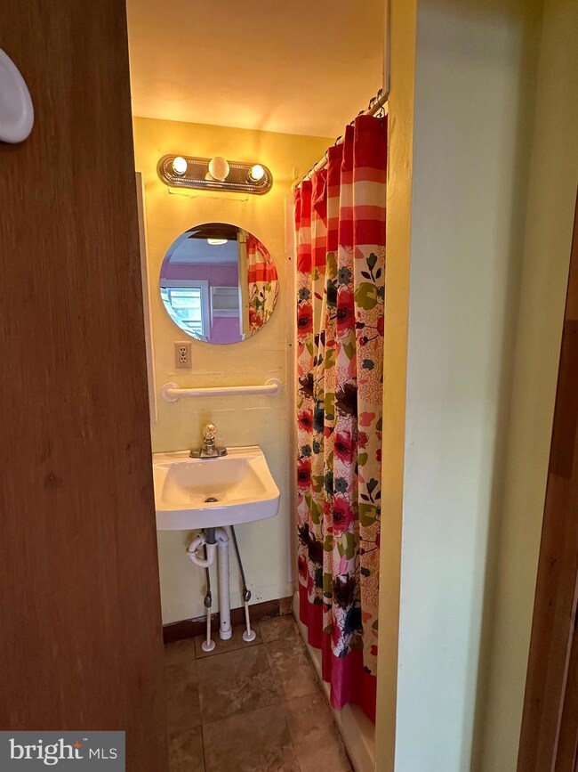 300 S George St, Ranson, WV 25438 - photo 5