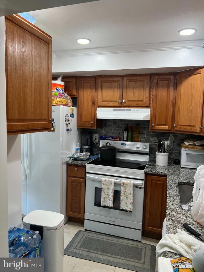 8611 Sacramento Dr unit 8611, Alexandria, VA 22309 - photo 5