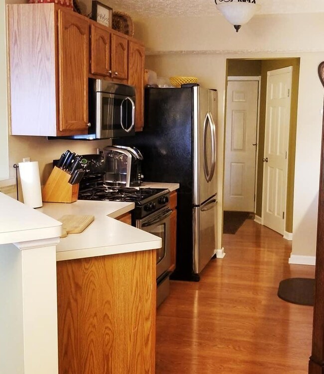 3774 Dunlane Ct, Columbus, OH 43228 - photo 4