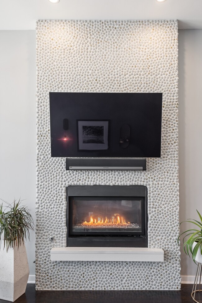 903 N Honore St unit 2, Chicago, IL 60622 - photo 5