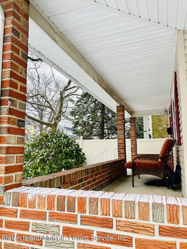 184 Greenleaf Ave, Staten Island, NY 10310 - photo 2