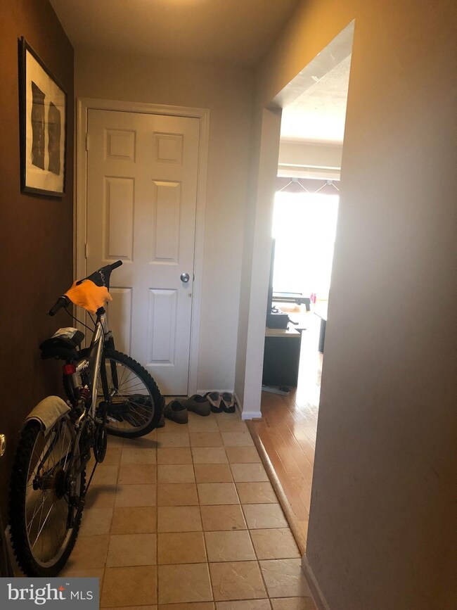 9320 Caspian Way unit 202, Manassas, VA 20110 - photo 4