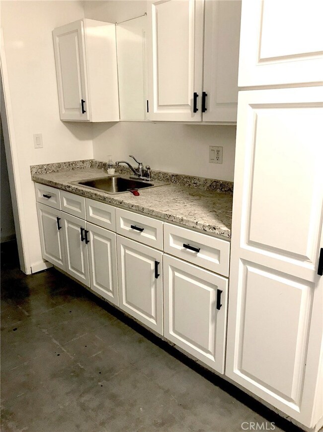 212 E 8th St unit B, Upland, CA 91786 - photo 3