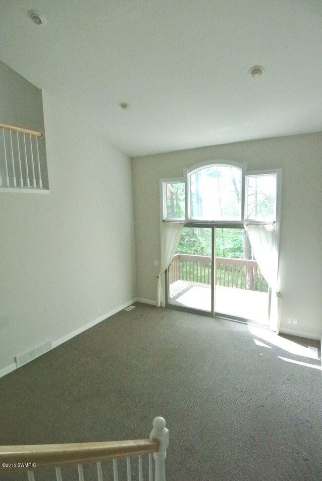 17483 Park Place Cir unit 17483, Spring Lake, MI 49456 - photo 5