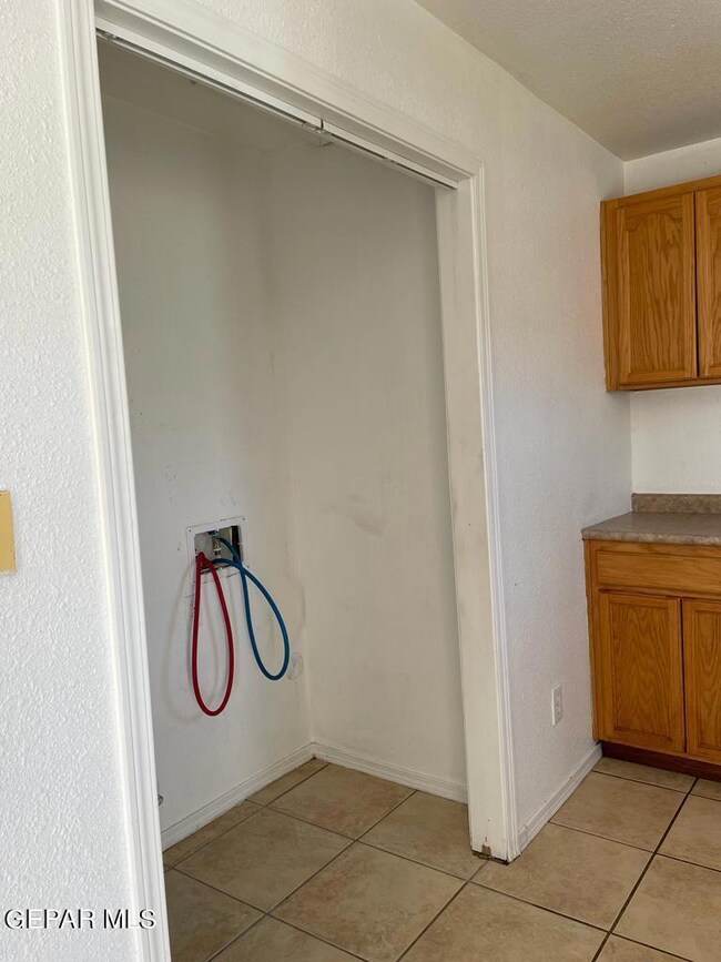 3801 Gateway South Blvd Unit B Blvd unit B, El Paso, TX 79930 - photo 6