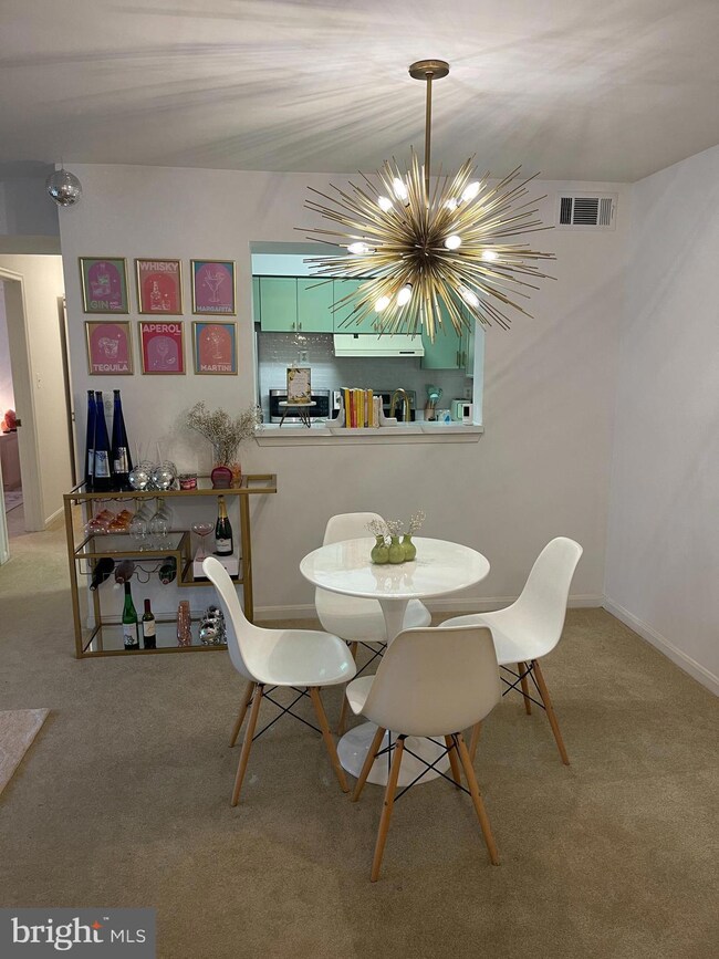 13519 Orchard Dr unit 3519, Clifton, VA 20124 - photo 2