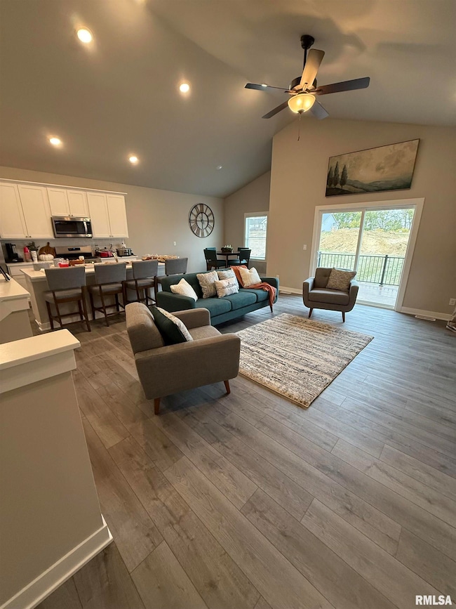 6103 Thor Ave, Davenport, IA 52807 - photo 3