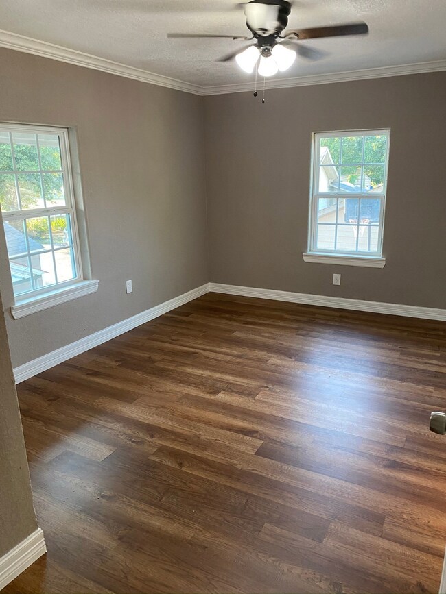 8918 1/2 Manus St unit B, Houston, TX 77093 - photo 4